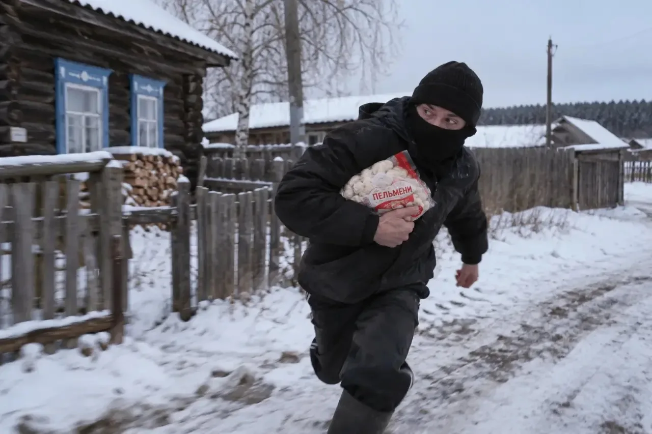 ‼️Уносил телевизоры, чай и пельмени: мужчина обворовывал пустые садовые дома в Краснока...