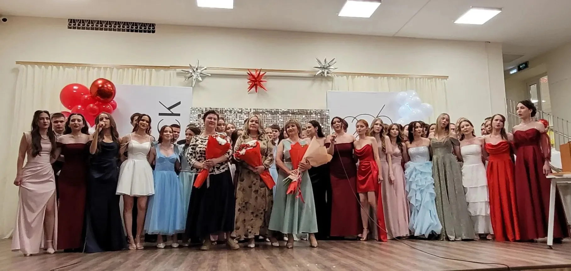 ⭐️Урмарская школа провожает своих выпускников: вечер, полный надежд и светлых воспоминаний.
Волнител