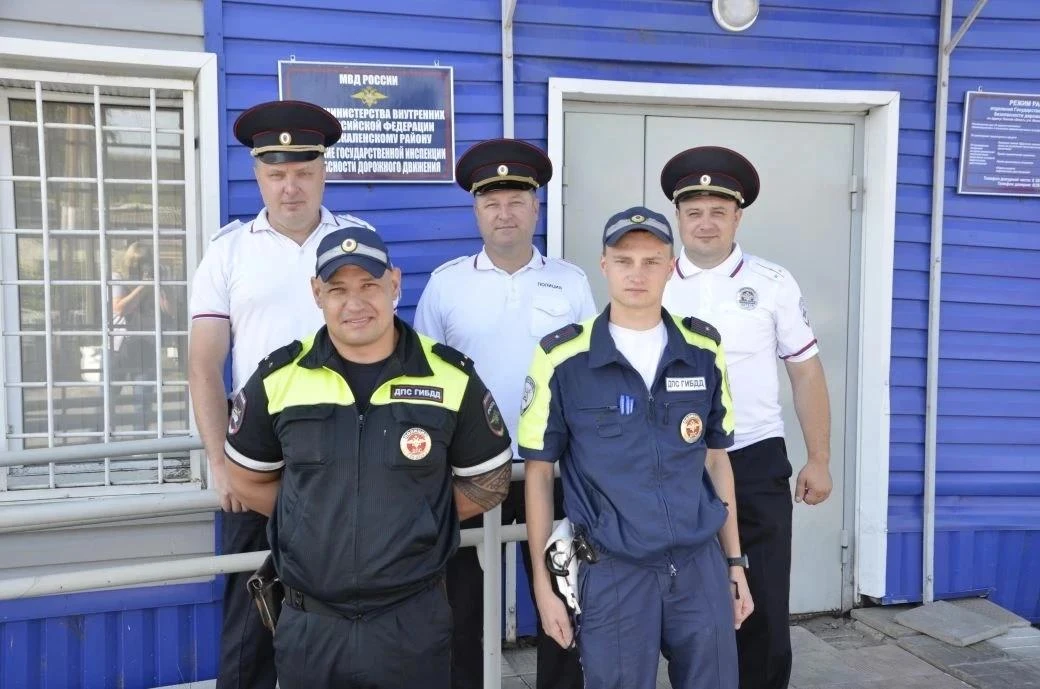 Коллектив Москаленского районного культурно-досугового центра сердечно поздравляет коллектив отделен