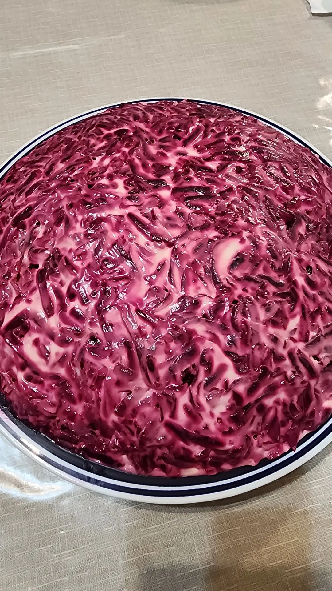 Я всегда делаю салат "Селёдка под шубой", но никогда его не ем 😁 (не люблю 🙃)