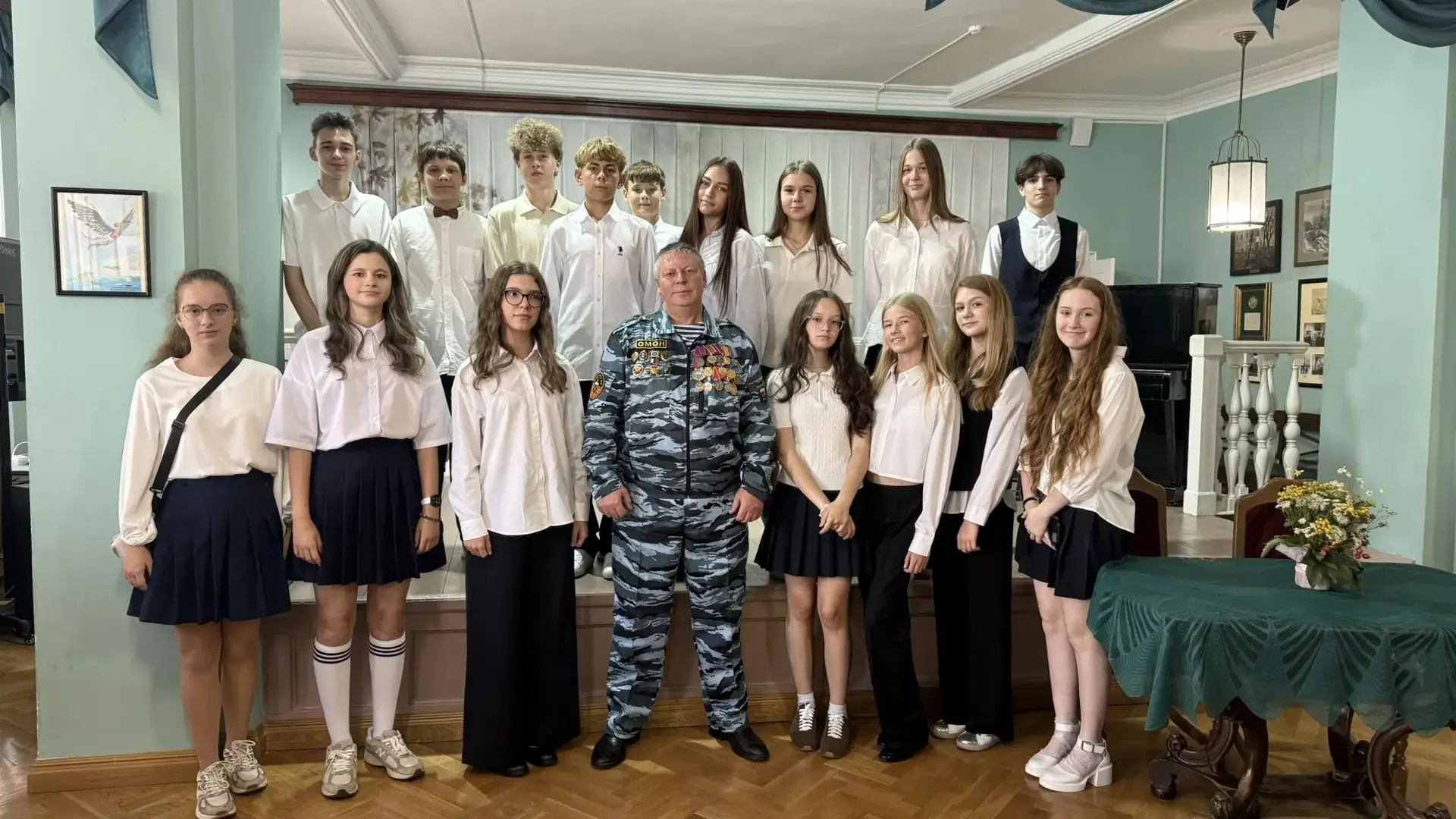 Сегодня в рамках Дня борьбы с терроризмом, учащиеся 8 «Г» класса нашей школы встретилис...