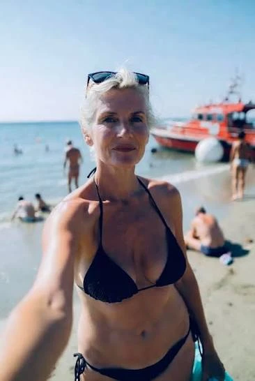 Я провела ночь с парнем, который был моложе меня на 30 лет, а утром, проснувшись в гост...