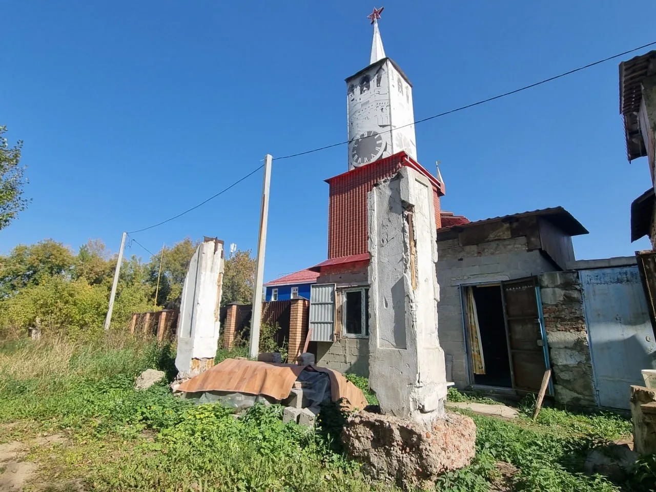 Омский пенсионер спасает историю из кювета и строит  народный этнографический музей