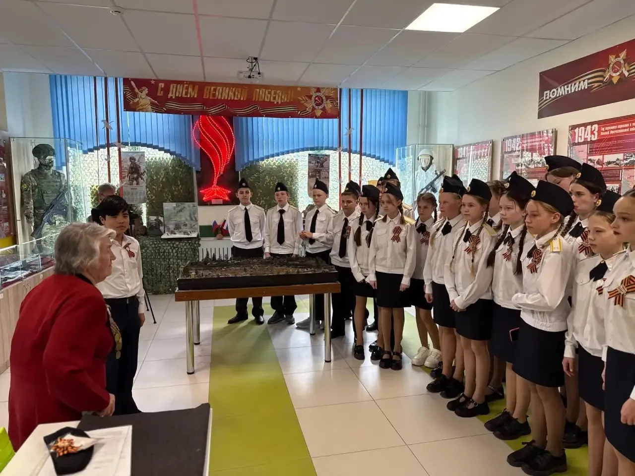 🎖️Важное событие в Янинском центре образования в преддверии Дня Победы в стенах школьного музея «И П
