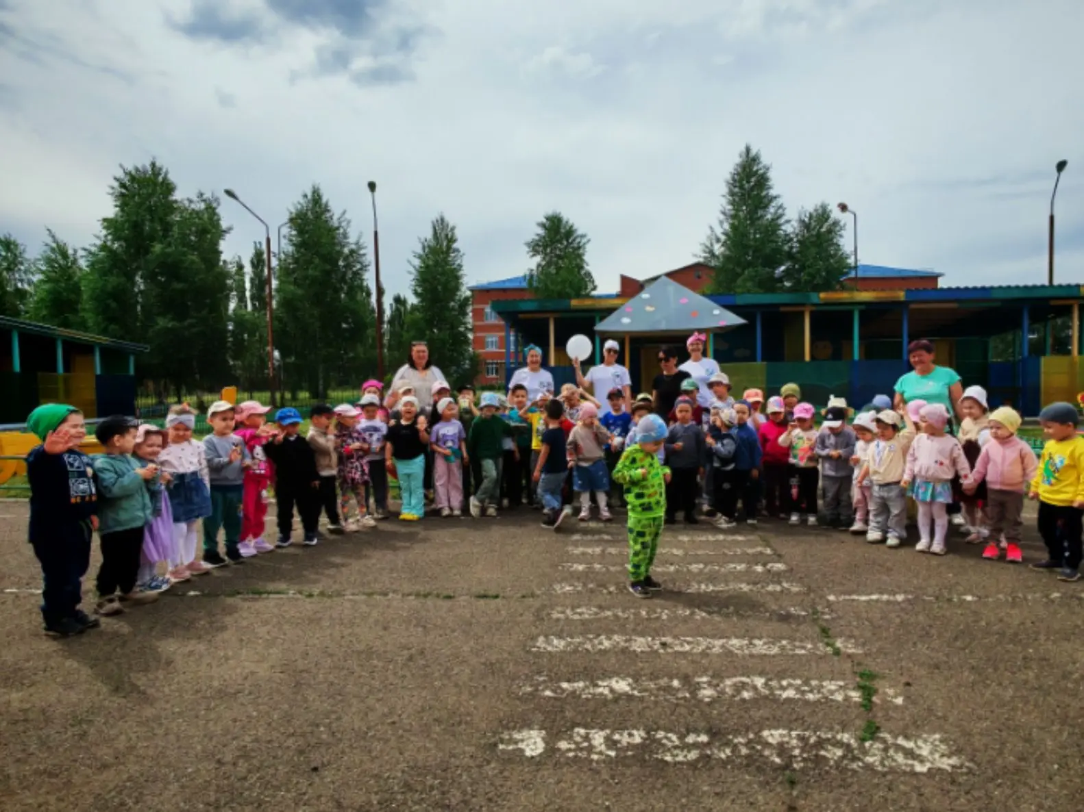 1 июня — детский праздник, праздник мира, добра и улыбок.