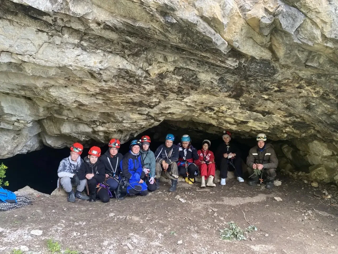 3 дня в Хакасии: и горы, и пещеры, и команда 🏔️🔥

7 июля команда учителей и учеников нашей школы  