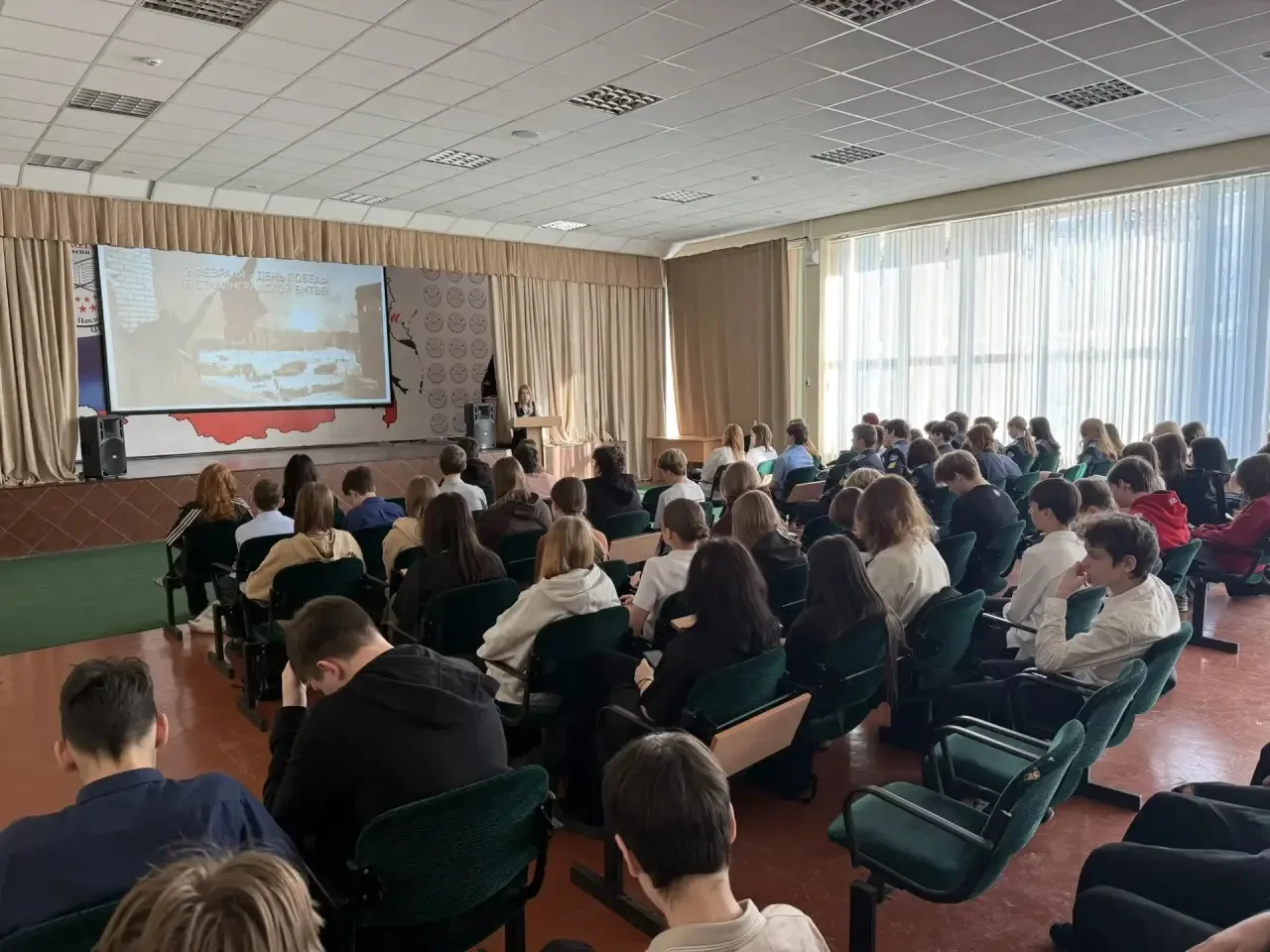 2 февраля — День победы в Сталинградской битве. В нашей школе помнят и чтят этот великий подвиг. Уче
