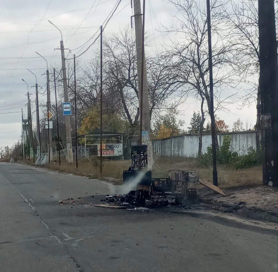 ⏺️ Видео НРК украинского  горящего  возле кладбища в Краматорске несколько дней назад и...