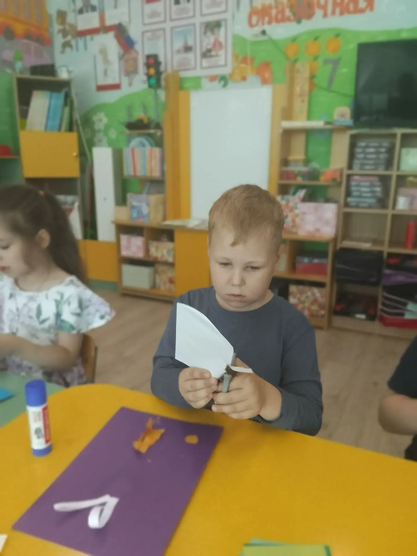 🌼 Ромашка — символ любви, семьи и верности! 🌼
В старшей группе детского сада «Дюймовочка» прошло ч
