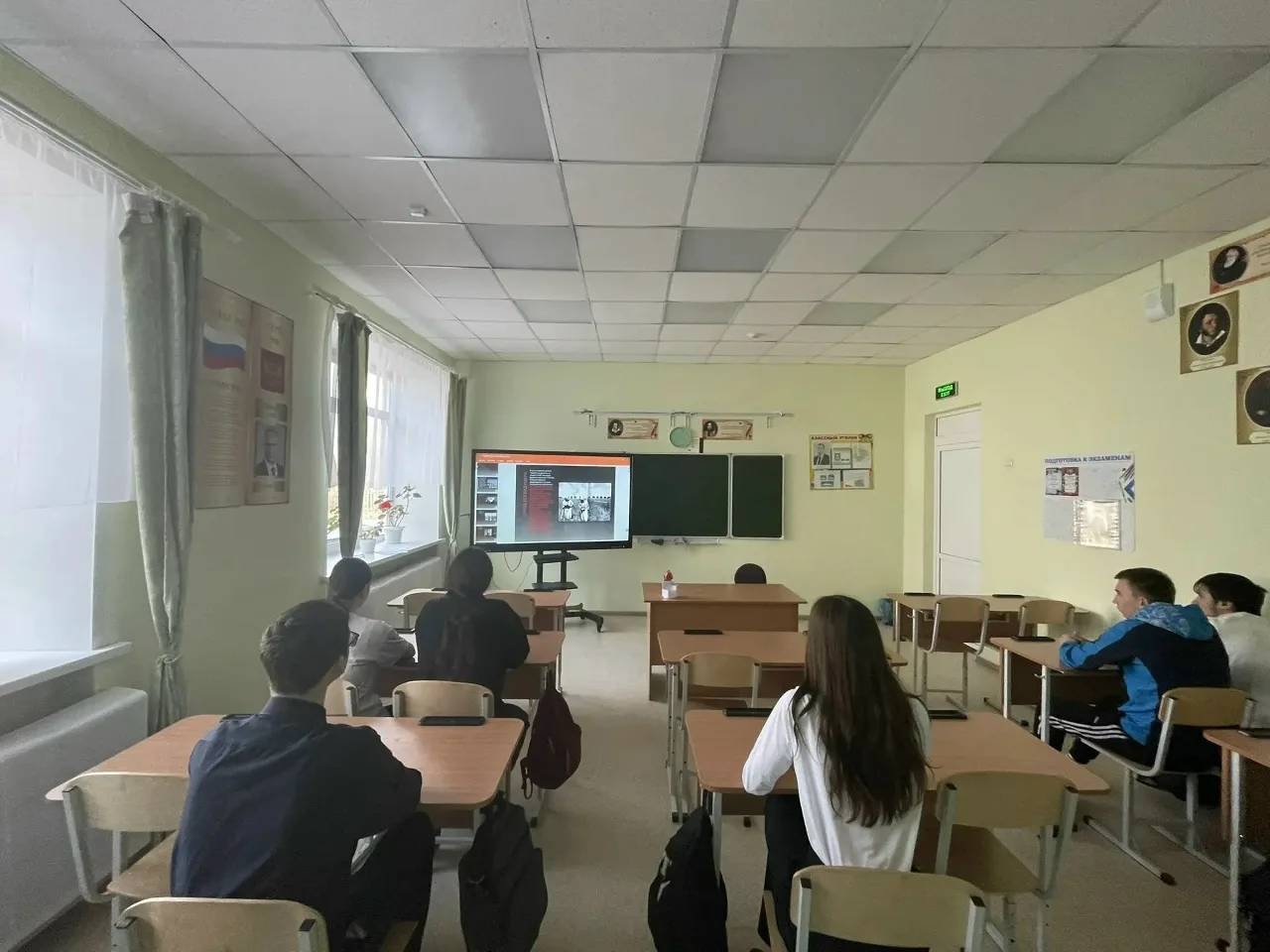 С тех пор прошло немало вёсен,
Закончился двадцатый век,
Но не закрыта ещё тема:
Беда… Чернобыль… Че