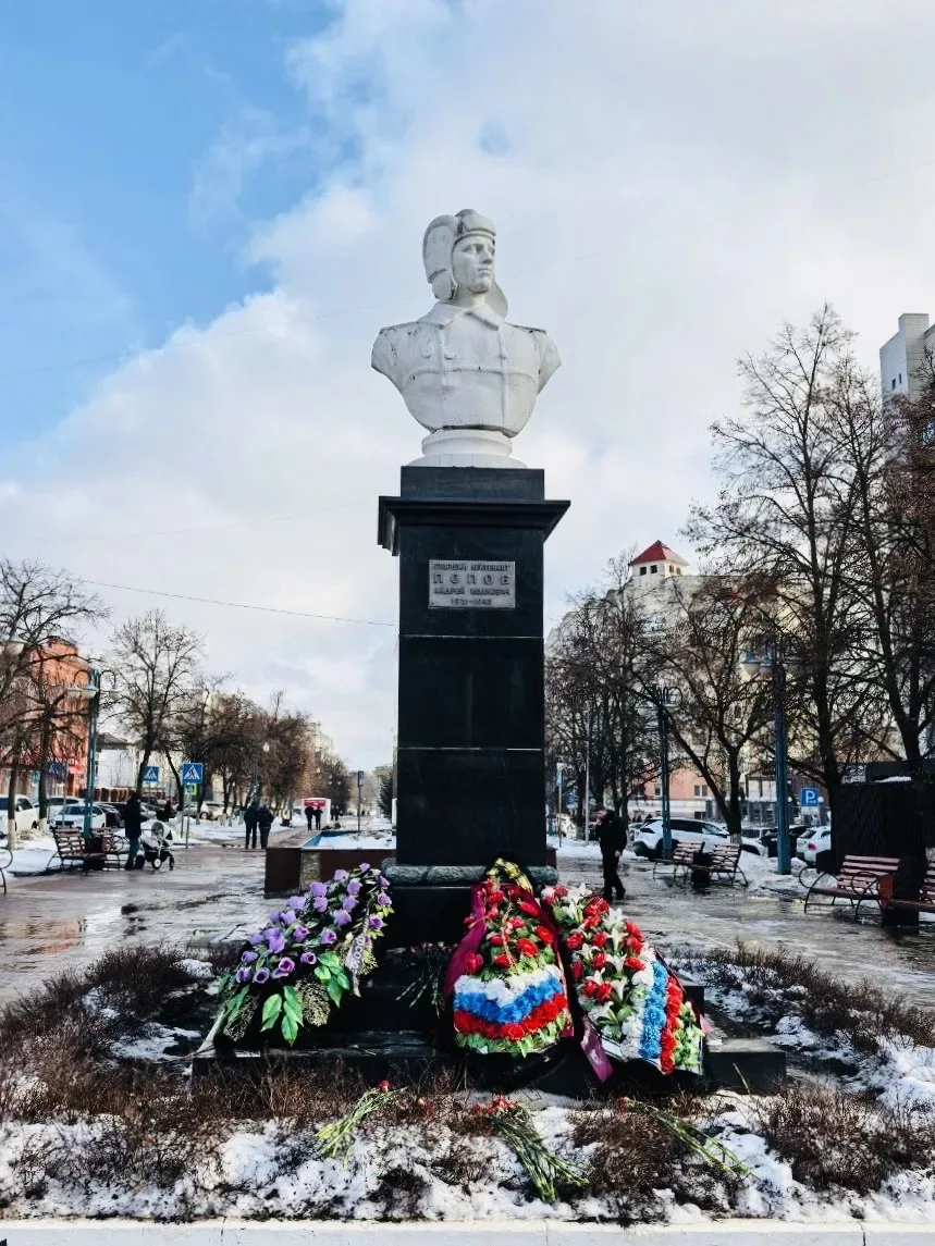 "Наш район – глазами Первых": Подвиг, запечатленный в камне и сердцах🕊️  В рамках всероссийского кон