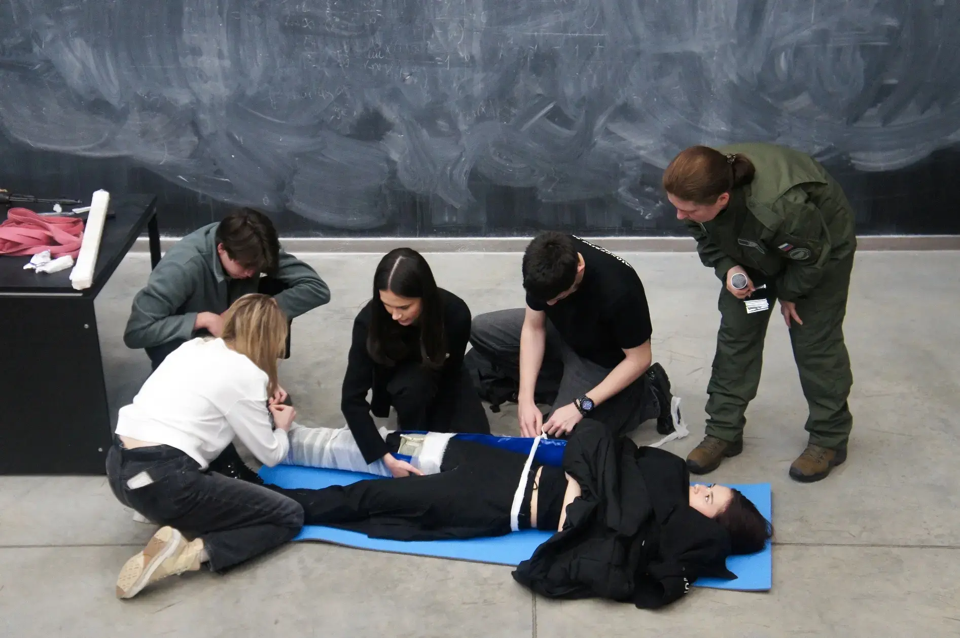Дорогие друзья, добрый день.   Вчера продолжили работу со студентами и коллегами по освоению основ т