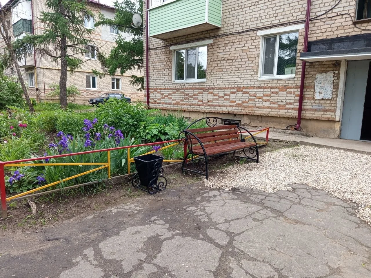 Установка урны по адресу: ул. Мелиоративная, д.8