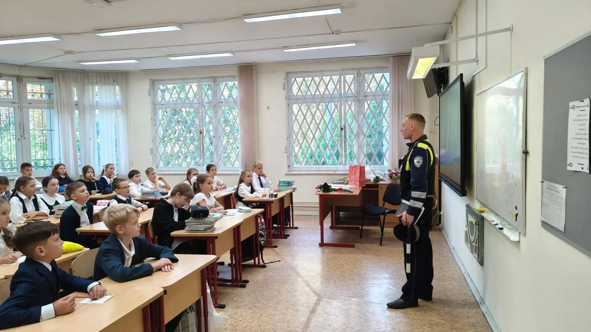 🚦Инспектор ДПС в гостях у пятиклассников