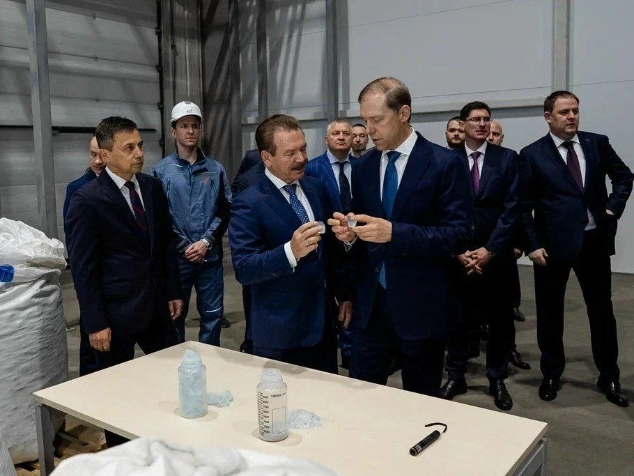 «РусСилике» – 1 год 
 
🎉2 июня 2025 года в Дзержинске при участии Первого заместителя Председателя 
