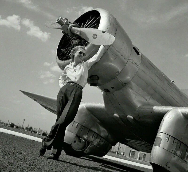 Американская лётчица Жаклин Кокран — у самолёта Northrop Gamma. Позже, в 1953-м, она пе...