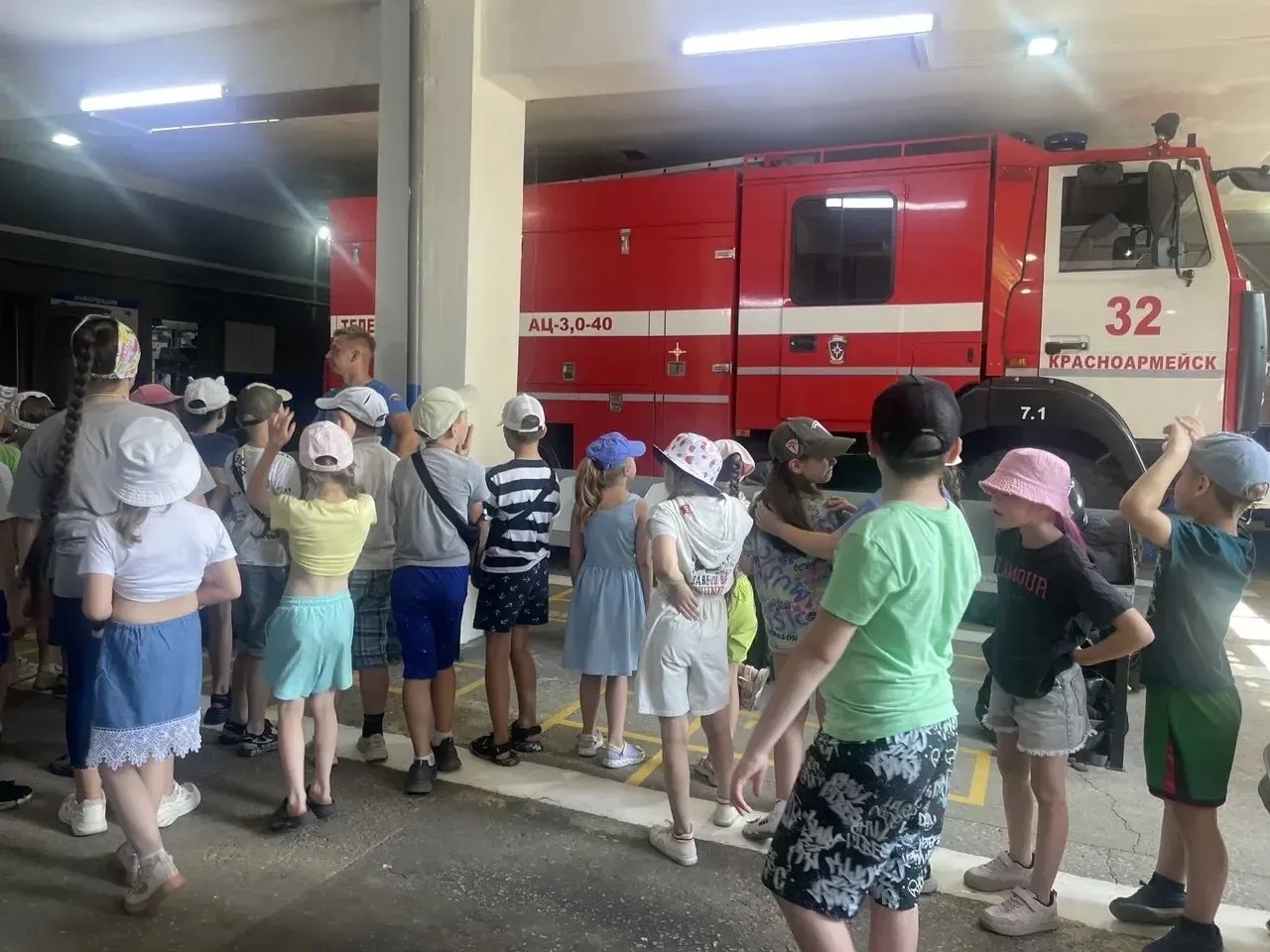 🚒 Увлекательным приключением для детей всегда являются экскурсии, а вот посещение пожарной части - 