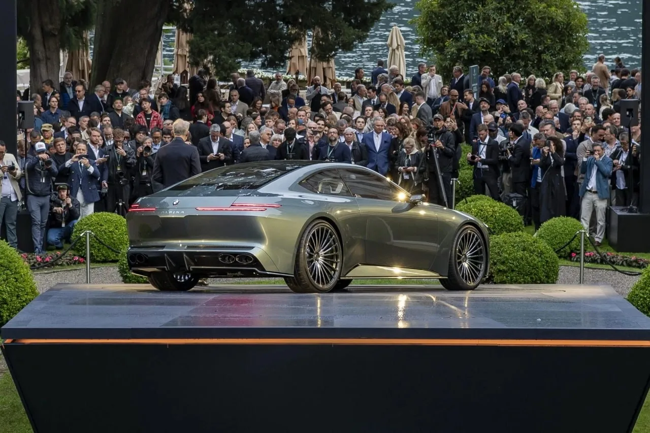Акулий нос и ноздри с подсветкой: BMW показала топовый Vision Alpina. Как вам?  Это первая модель, с