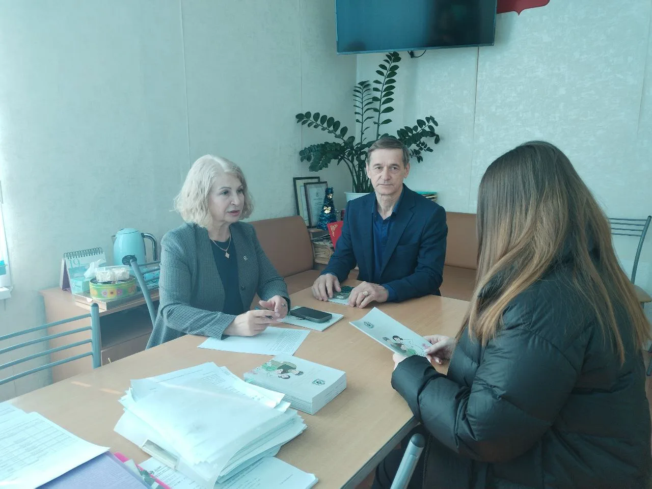 Уважаемые жители поселка Заветы Ильича! Приглашаю вас  завтра на очередной прием по личным вопросам.
