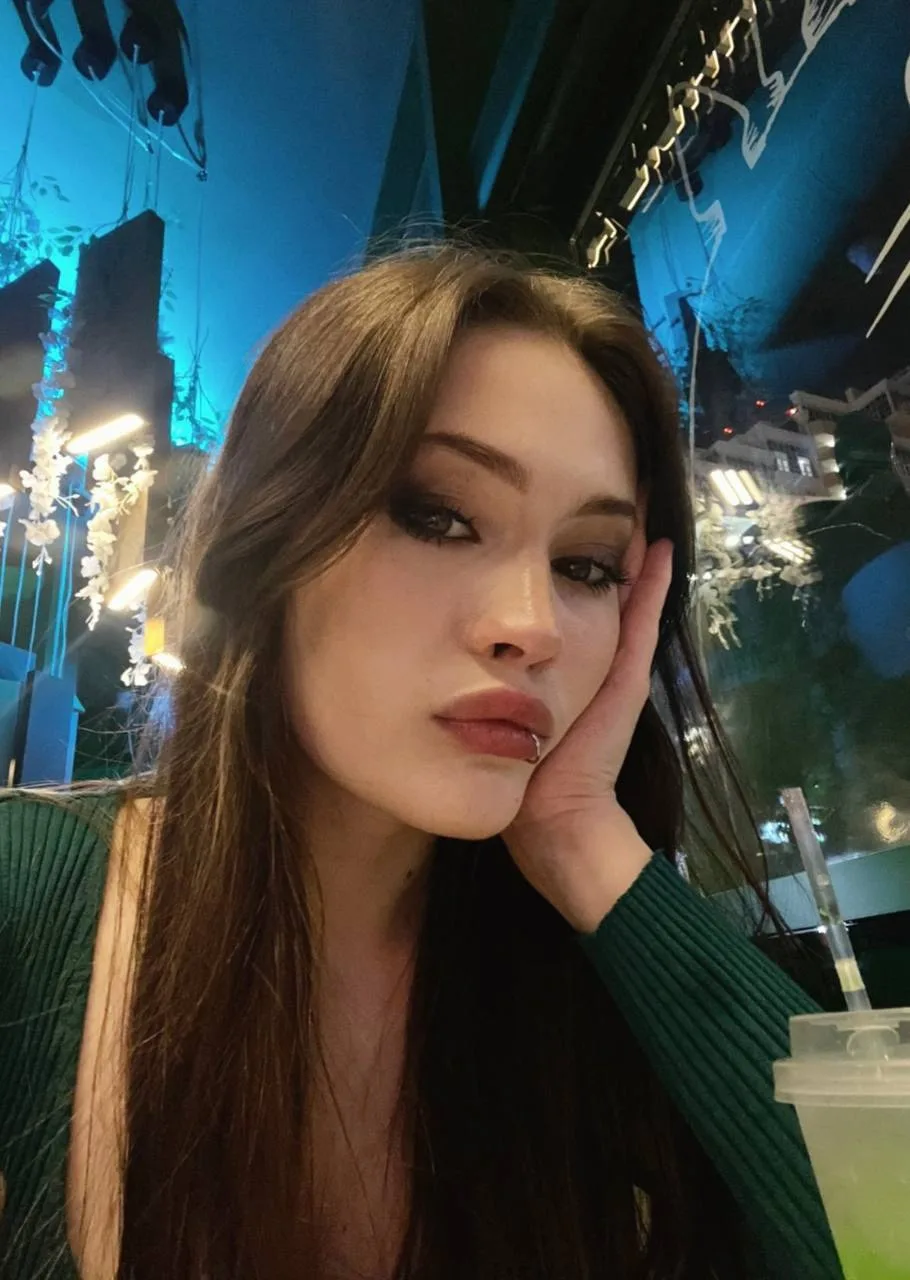 👧 Елена Д, 24 лет
📍 Санкт-Петербург

📝 Ищу молодого человека

Ищи меня в боте 👇
🍷 МОЖНАЛИЗА — т