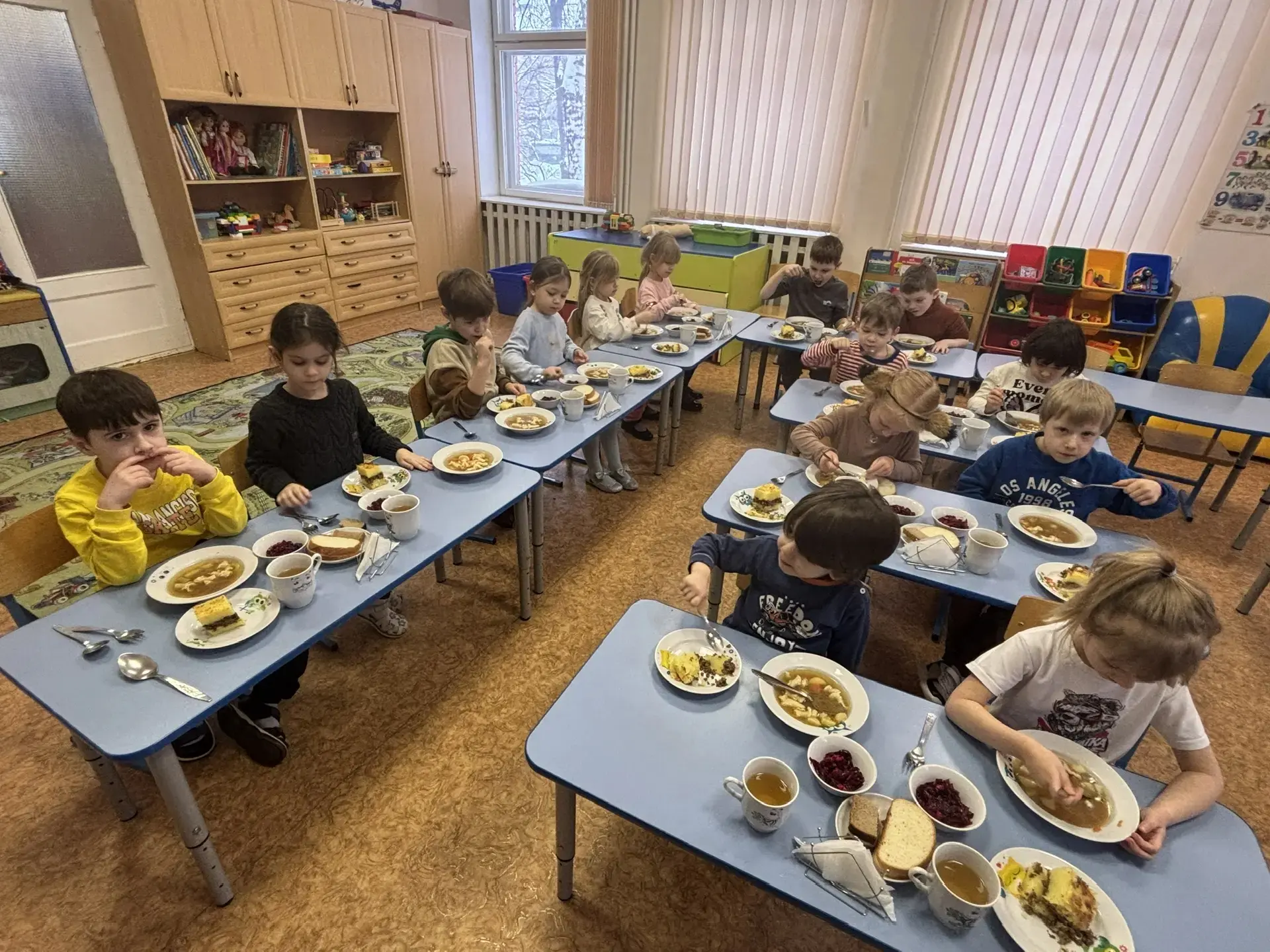 Животик проголодался и интересуется: а что же у нас на обед?😋   Вчера у ребят, в дошкольном корпусе 