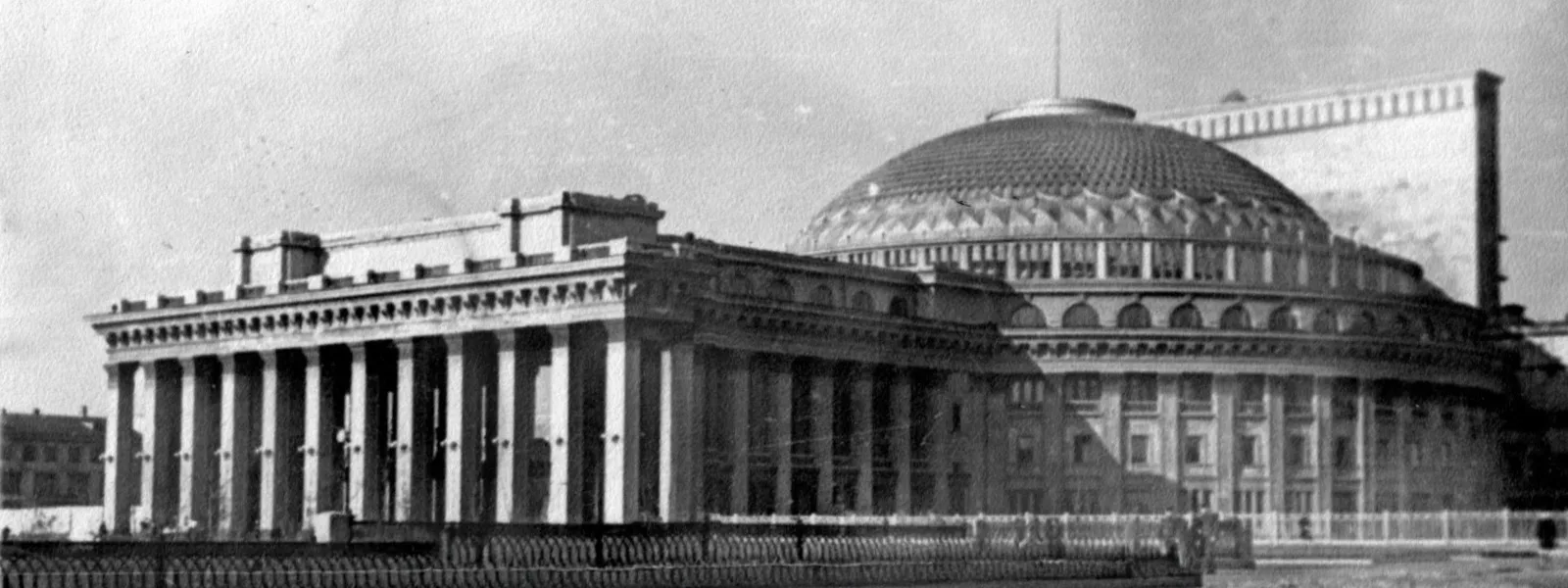 12 мая 1945 года открылся Новосибирский государственный академический театр оперы и бал...