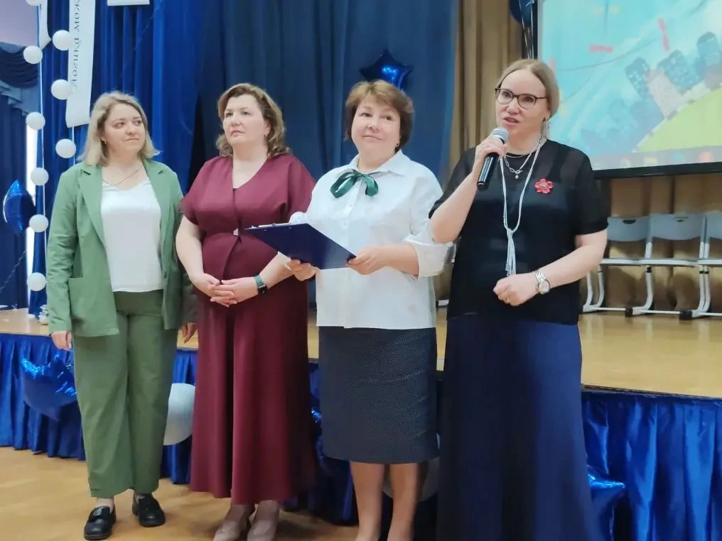 🎉 Сегодня на Стромынке, 17 для наших четвероклассников прозвенел последний звонок начальной школы!  