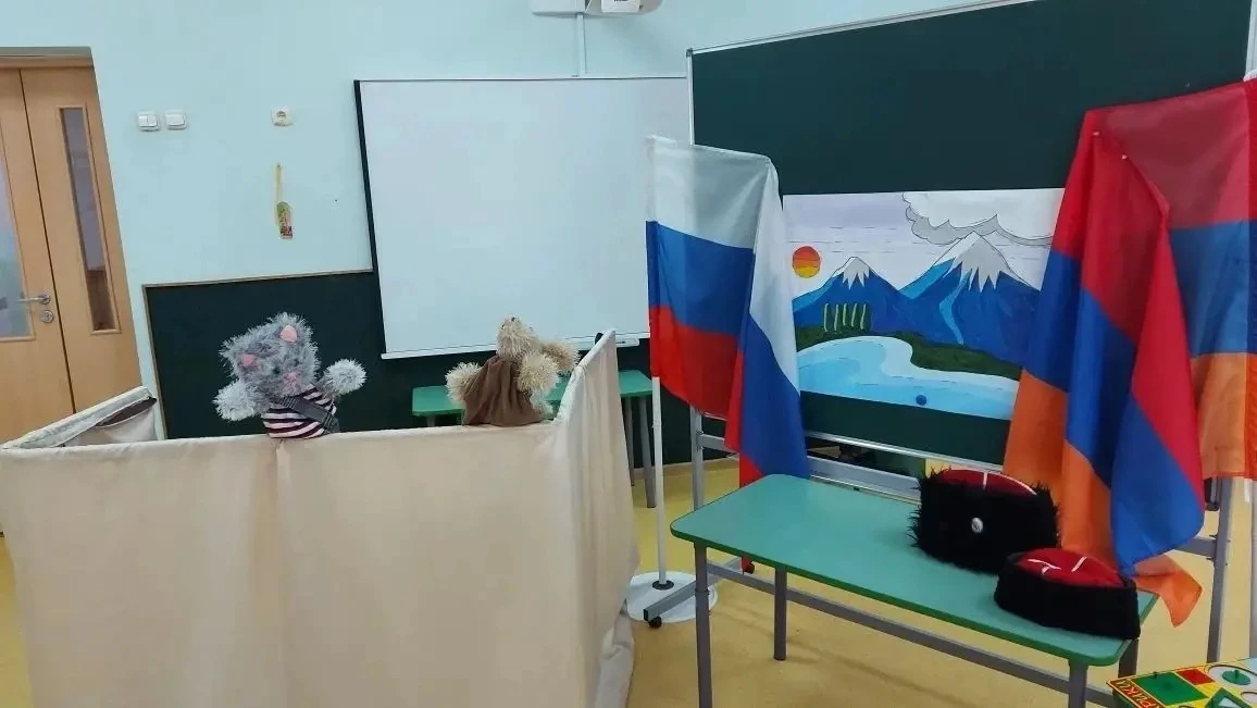 🌸Сегодня на базе ДО "Непоседы" воспитателями Испирян М.Ю. и Козловой Е.Н. был проведём теле-мост по 
