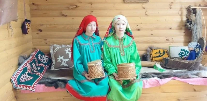 ✒  Пе̄с наканув пӯмщалэ̄в