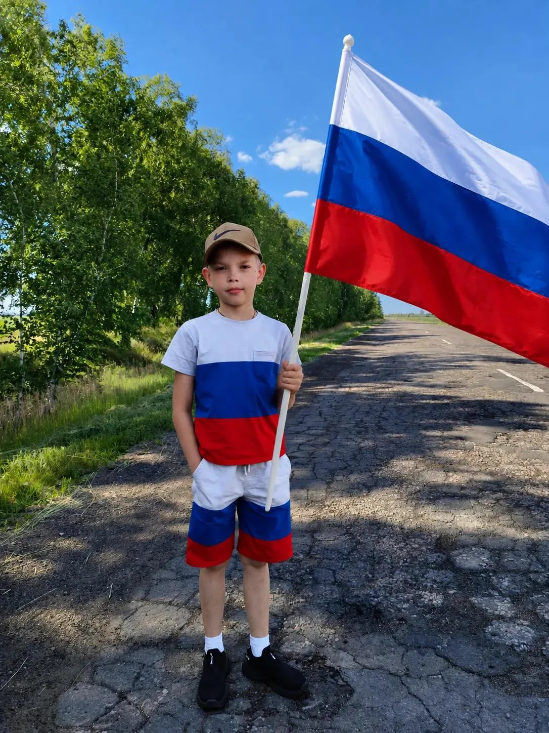 22 августа — праздник, который напоминает нам о единстве, силе и славной истории нашей ...