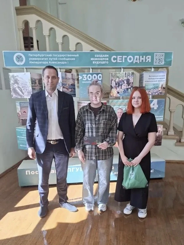 🥰 Вот они — наши главные герои сегодняшнего дня. Первые абитуриенты, которые официальн...