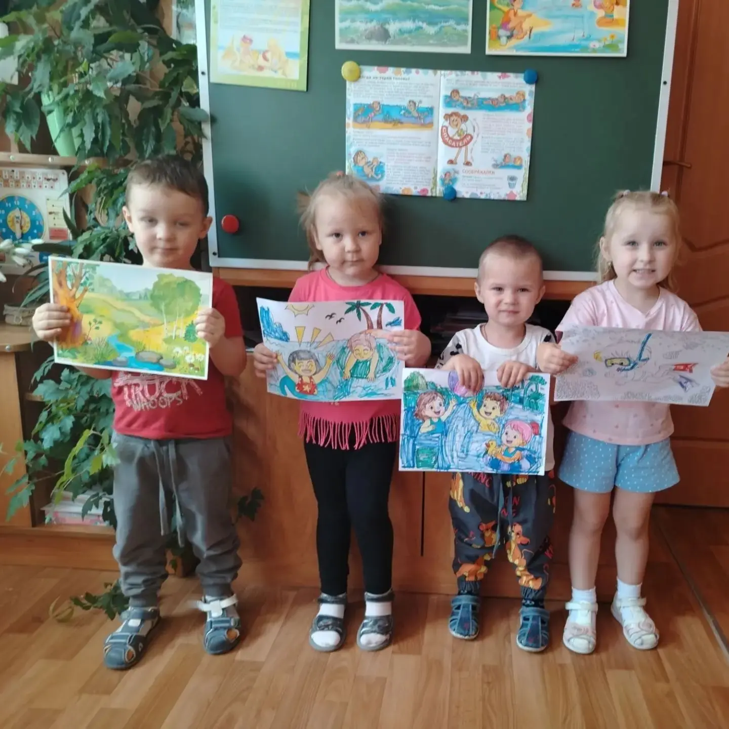 Лето любимое время года для всех детей. Это пора купания, игр у реки и поездок на море.  🐡 
  💦Но 
