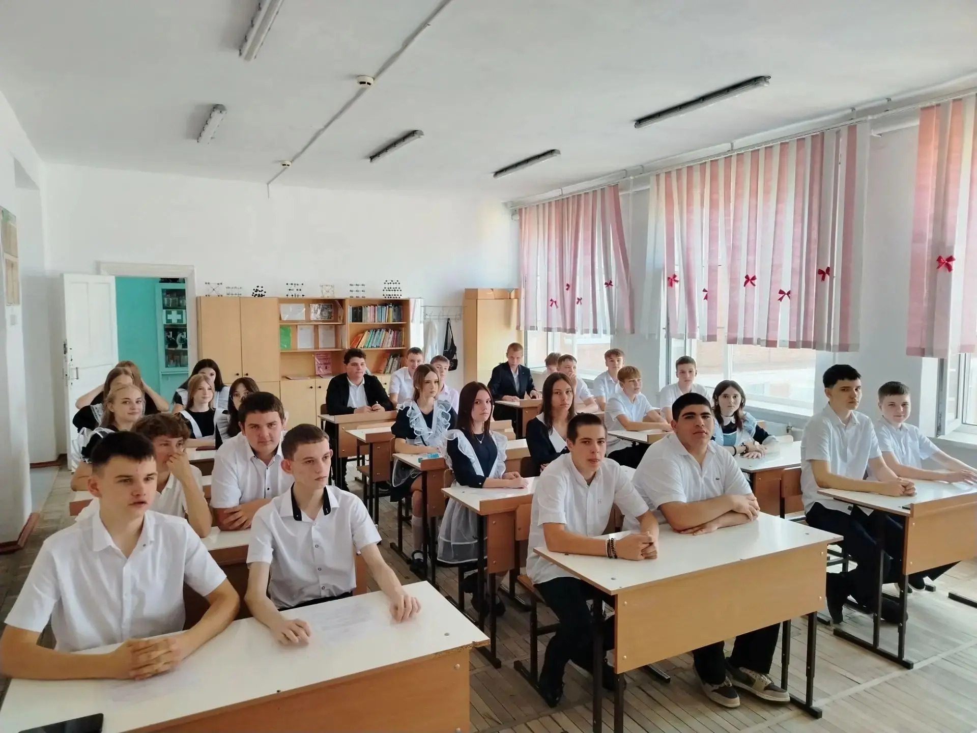 Сегодня в нашей школе МБОУ СОШ 12 имени АСПушкина, мы отметили важное  событие - День с...