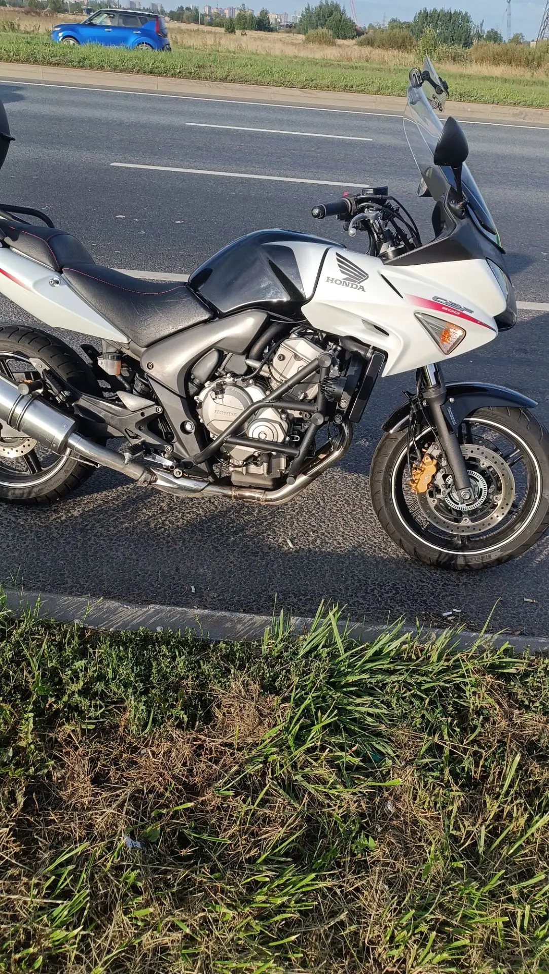 Снимал вчера хонду cbf600sa , и очень мне понравилась подставка под пятку. Но потом под...