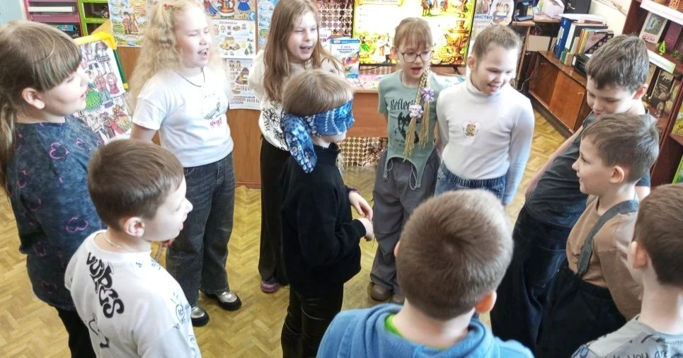 Каникулы в библиотеке: Квиз-игра «Вместе дружная семья».   📍Каникулы для учеников вторых классов нач