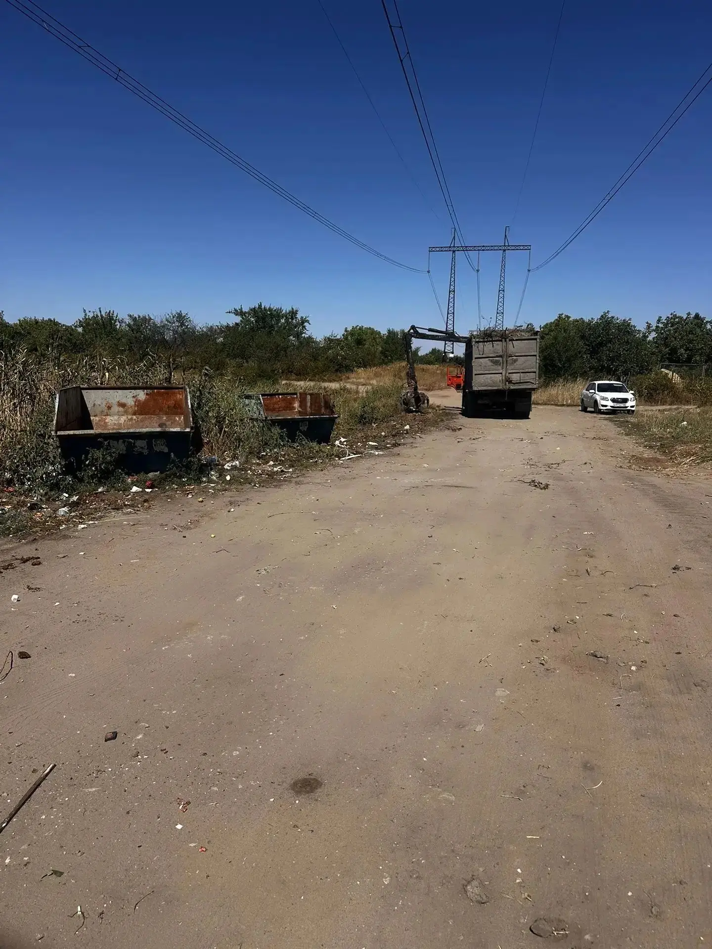 Уважаемые садоводы! 25.08.2026 г. 🚛 Вывоз веток 🌿 мусора, отходов (подбор) с территор...
