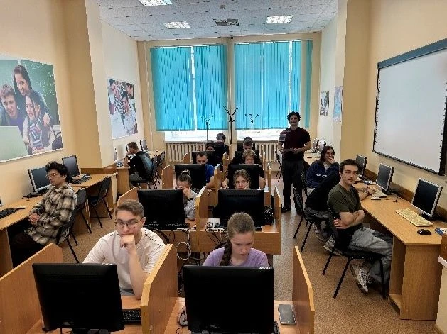 📊 От теории к практике: встреча студентов с начальником сметно-аналитического отдела