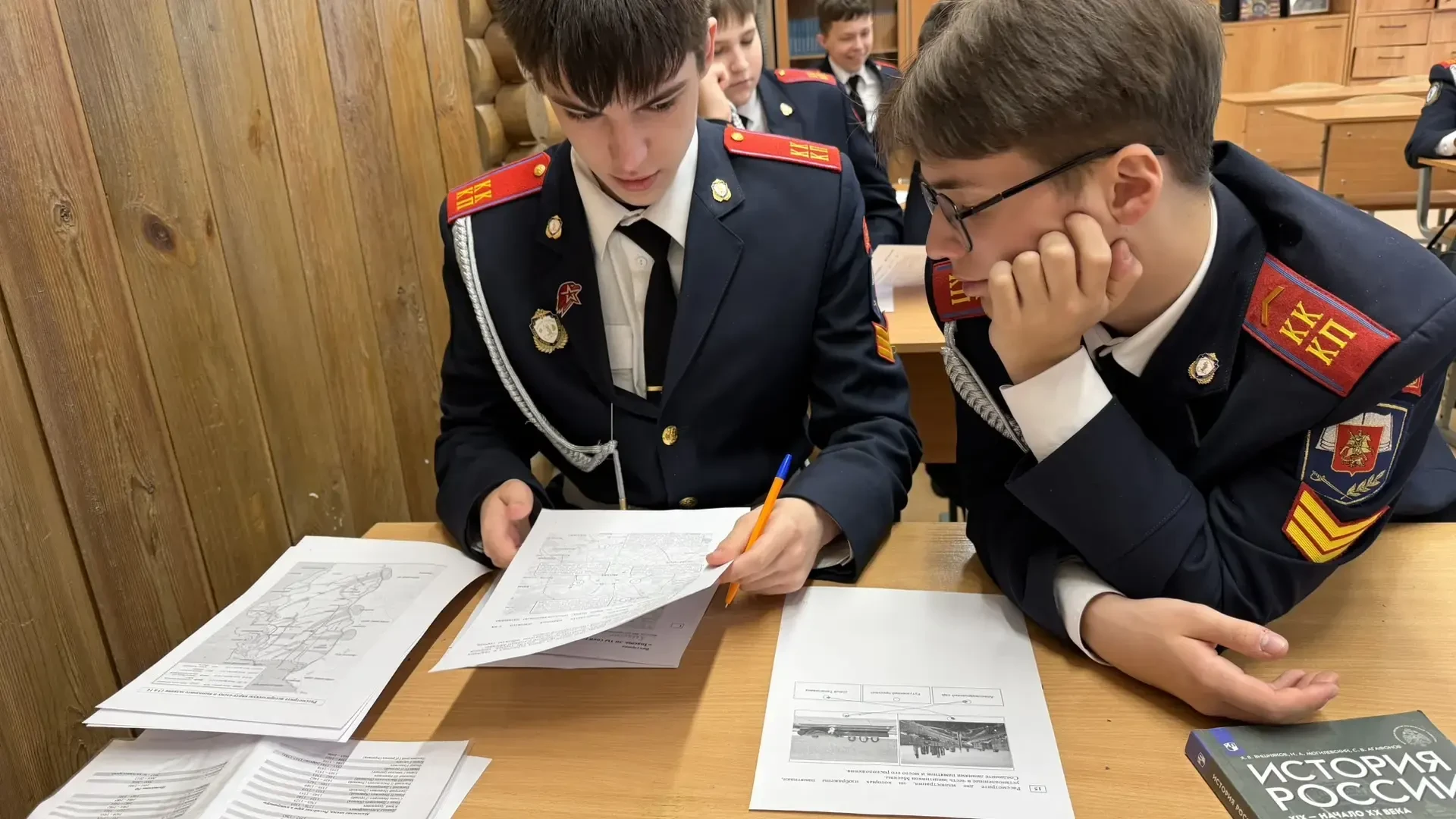 🚨 6 апреля кадеты 8-10 классов приняли участие в викторине «Знаешь ли ты свой героический город?». Р