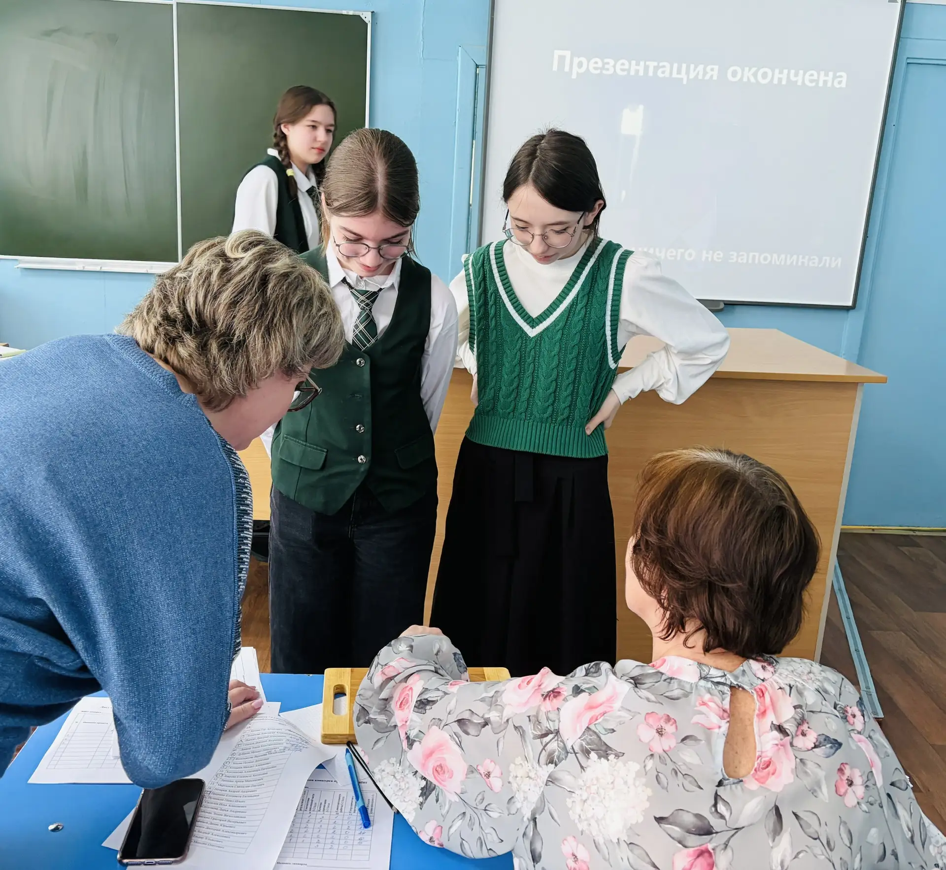 Сегодня знаменательный день для нашего 7 «А» класса, который с этого года получил статус ассоциирова