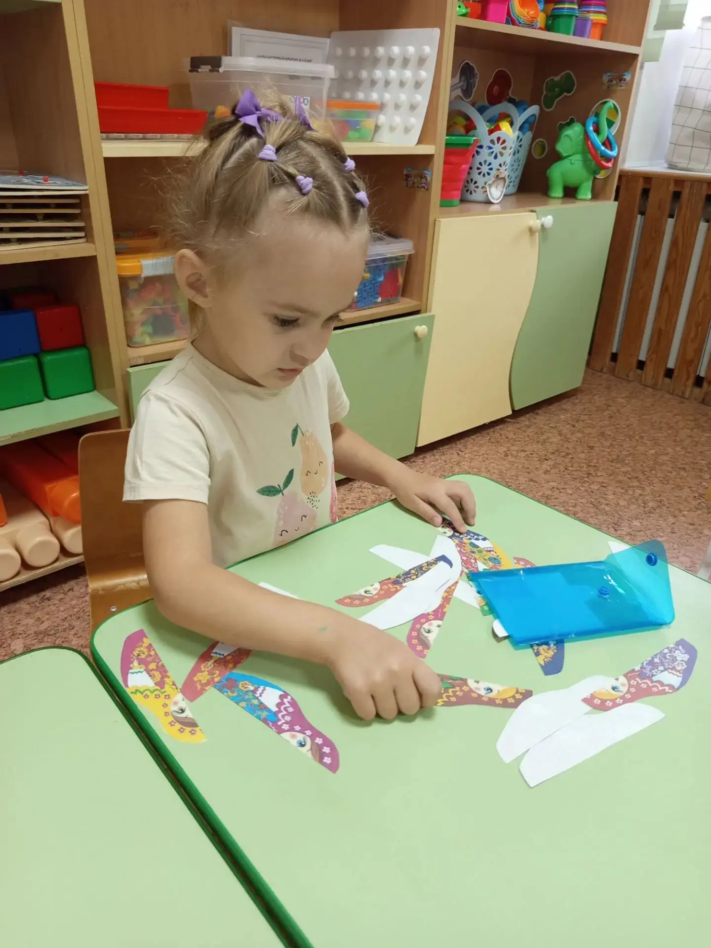 😉Чем сегодня занимались малыши из группы «Розовые щёчки»?