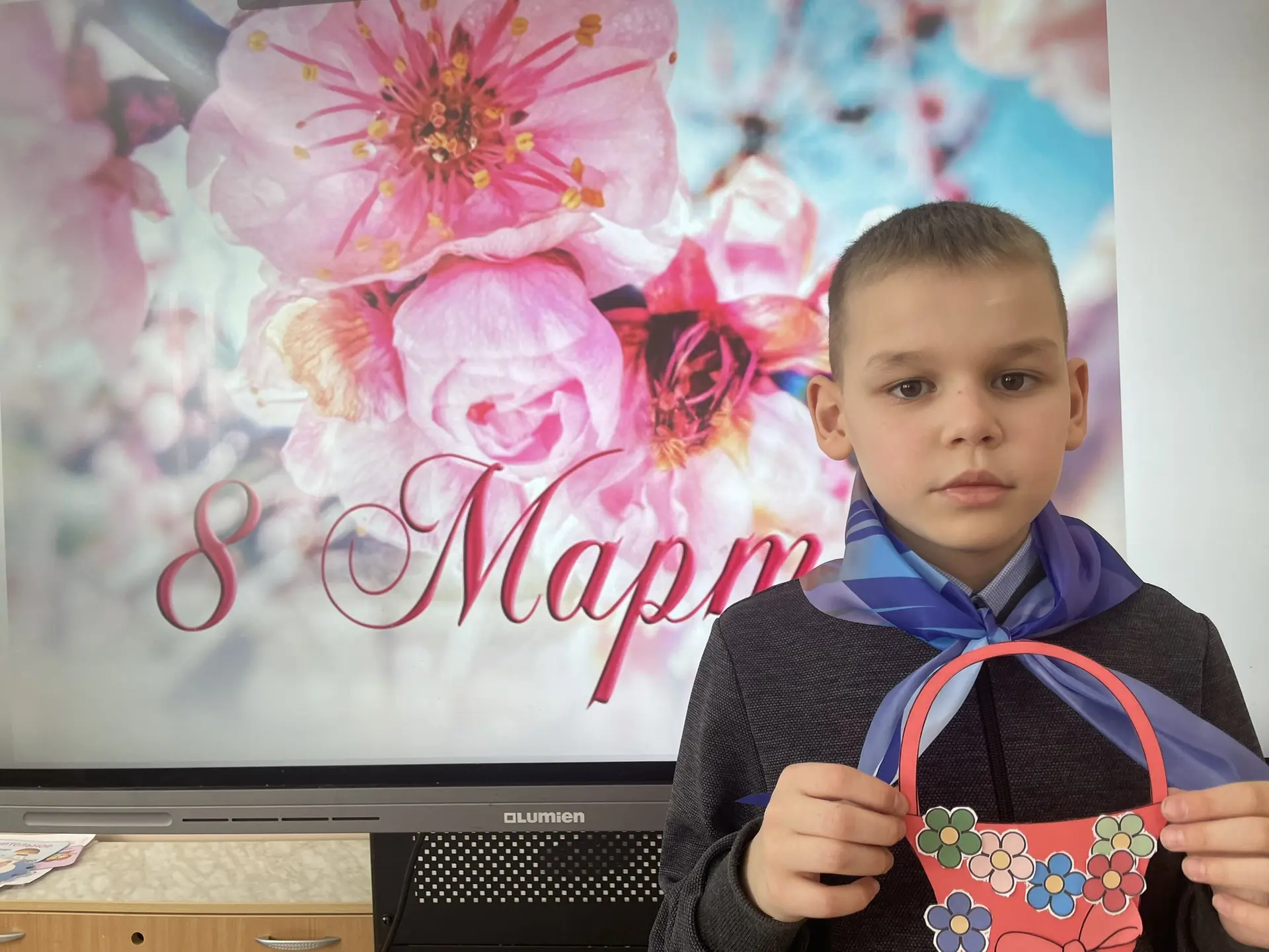 🎁« Подарок для мамы»🎁  Сегодня , Орлята России 3-х классов приняли участие в мастер классе «Подарок 