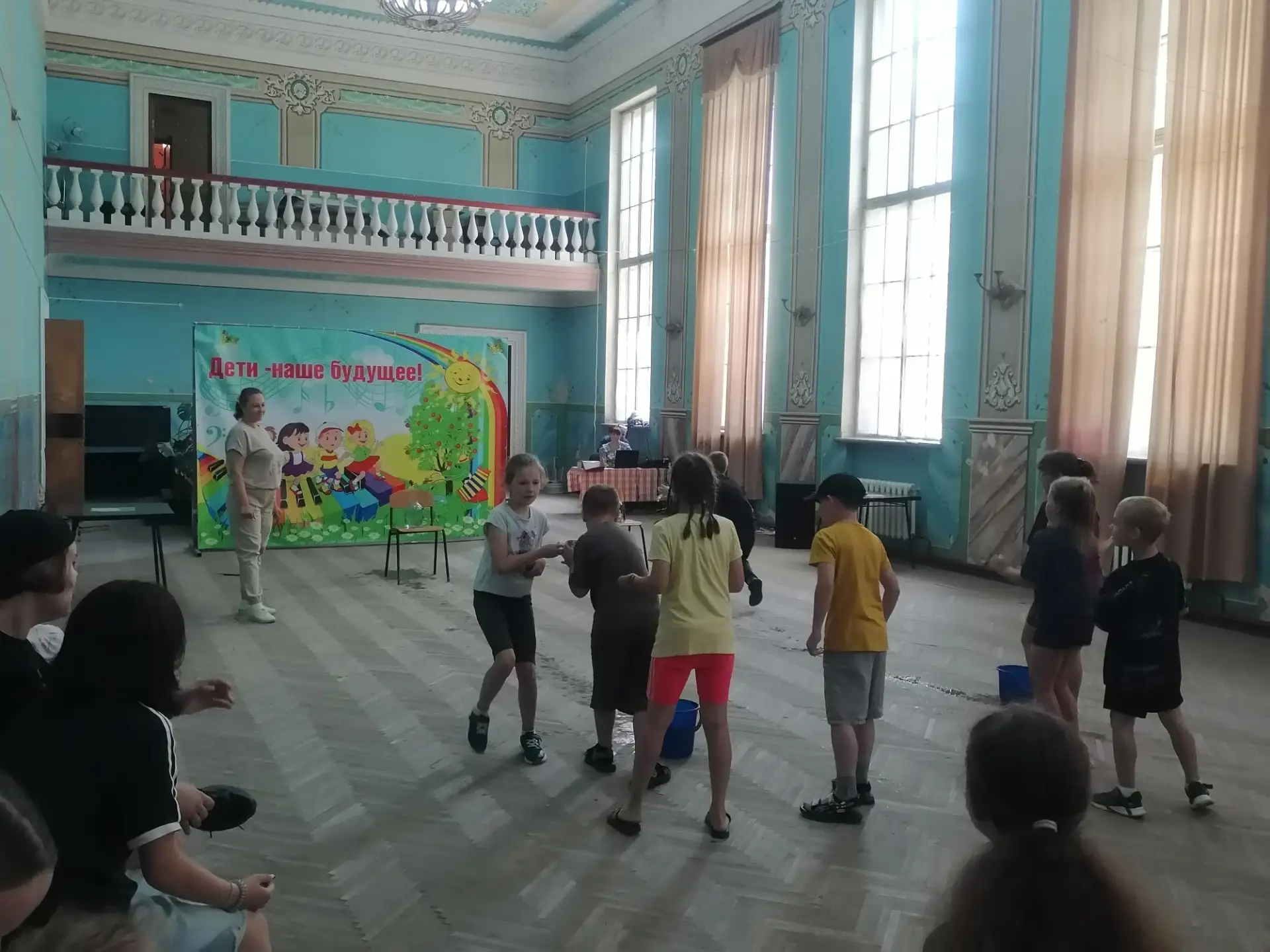 16 июня работники Богородицкого ДК провели с детьми спортивную программу "Лето, солнце и жара-весели