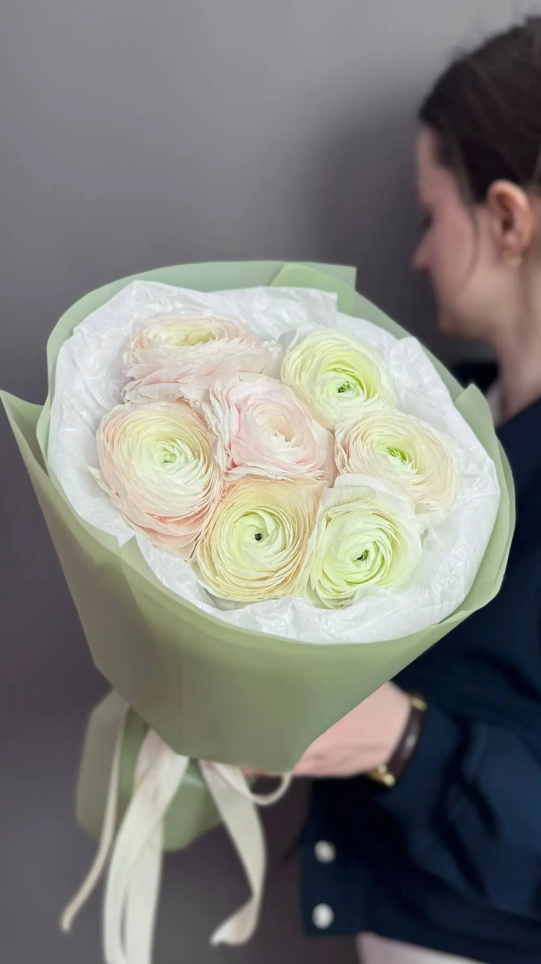 🌸Монобукет из 7 ранункулюсов в оформлении