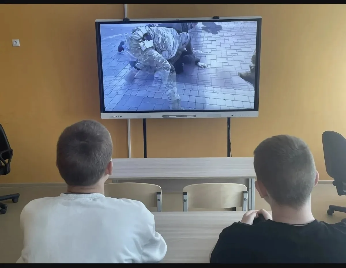 📌Обучающиеся 8А, 8  Б и 9 А, 10 Б, 11  классов  просмотрели социальный фильм «Расходник» — важный и