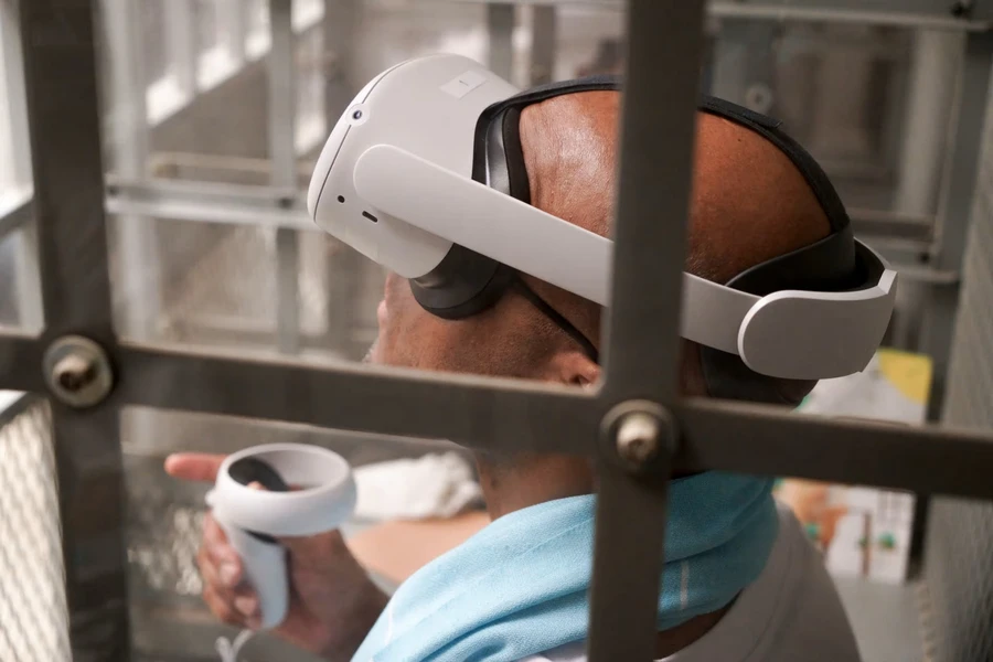 ТЮРЬМЫ ТЕСТИРУЮТ VR-ГАРНИТУРЫ ДЛЯ ЗАКЛЮЧЕННЫХ: РЕВОЛЮЦИЯ ИЛИ АНТИУТОПИЯ?
