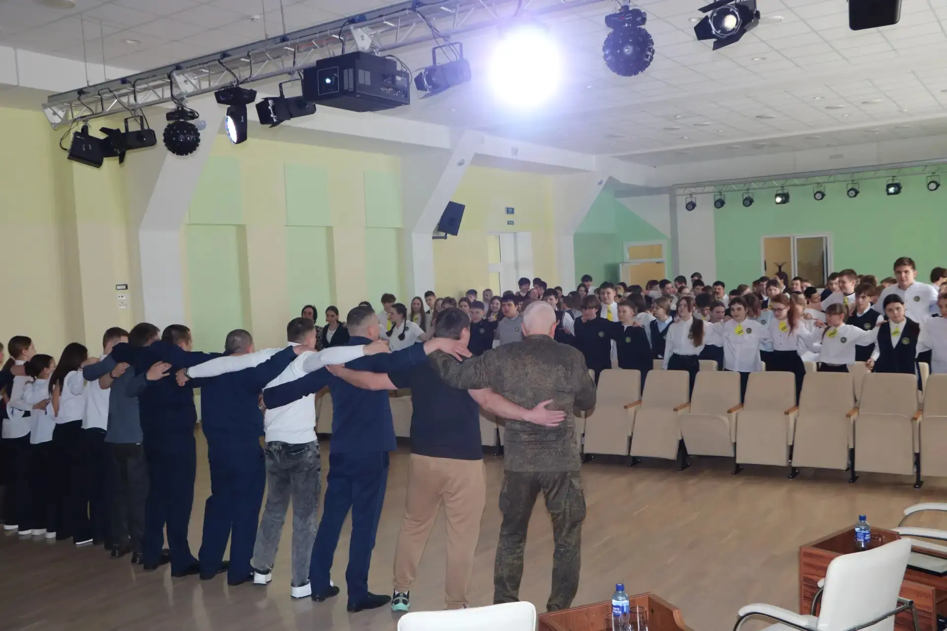 В МАОУ СОШ №5 «Центр ИнТех»  прошла военно-патриотическая программа «Zа Победу!», которая была орган