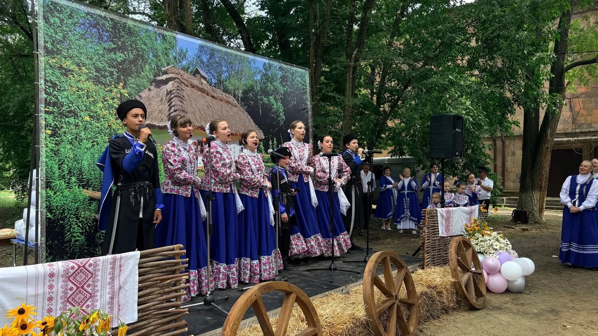 Казачья сотня им. П.С. Федосова приняла участие в краевом фестивале казачьих семей

11 июля в селе С