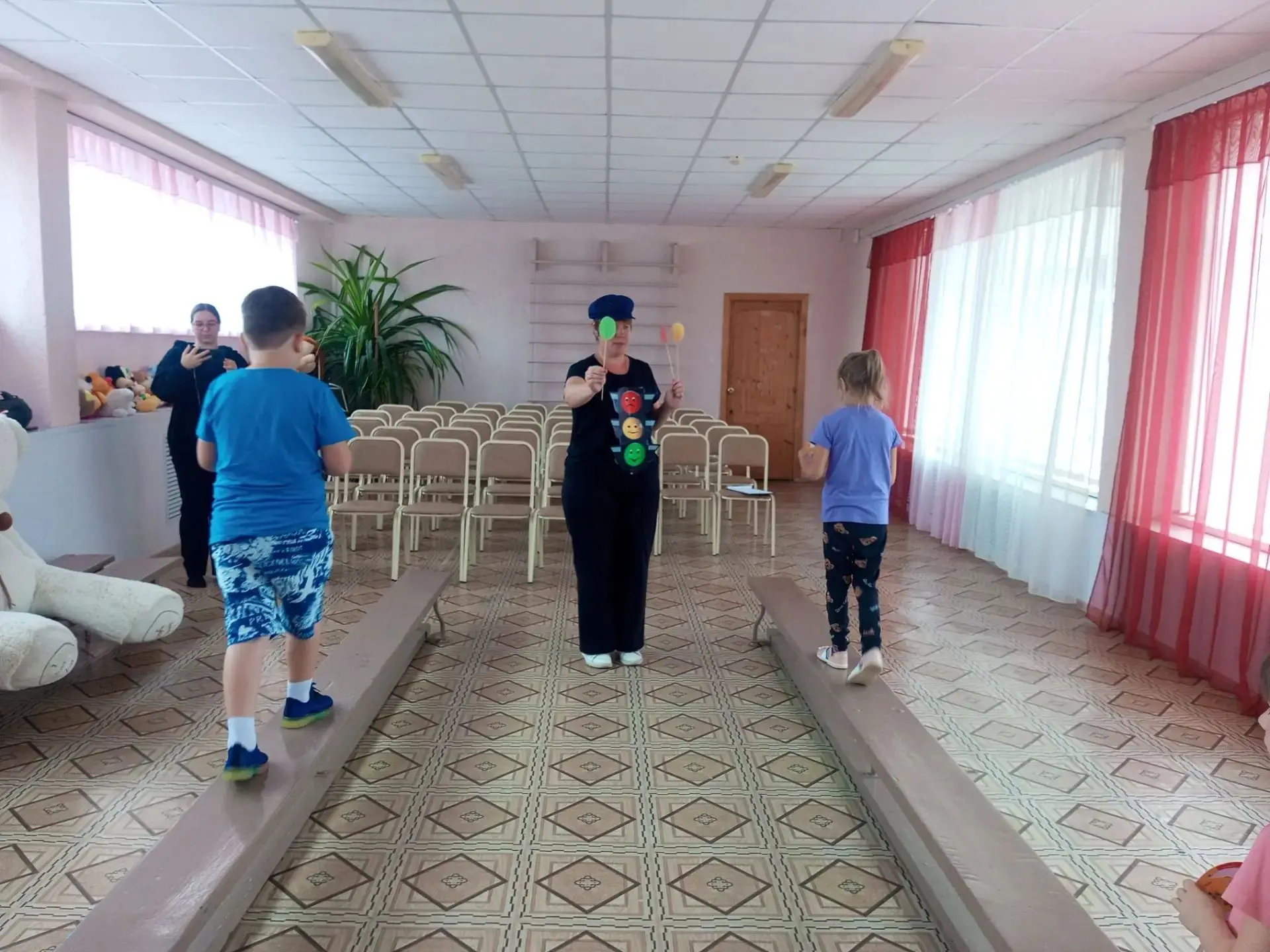 Наш детский сад посетили педагоги Центра детского творчества. Встреча посвящена Всемирн...
