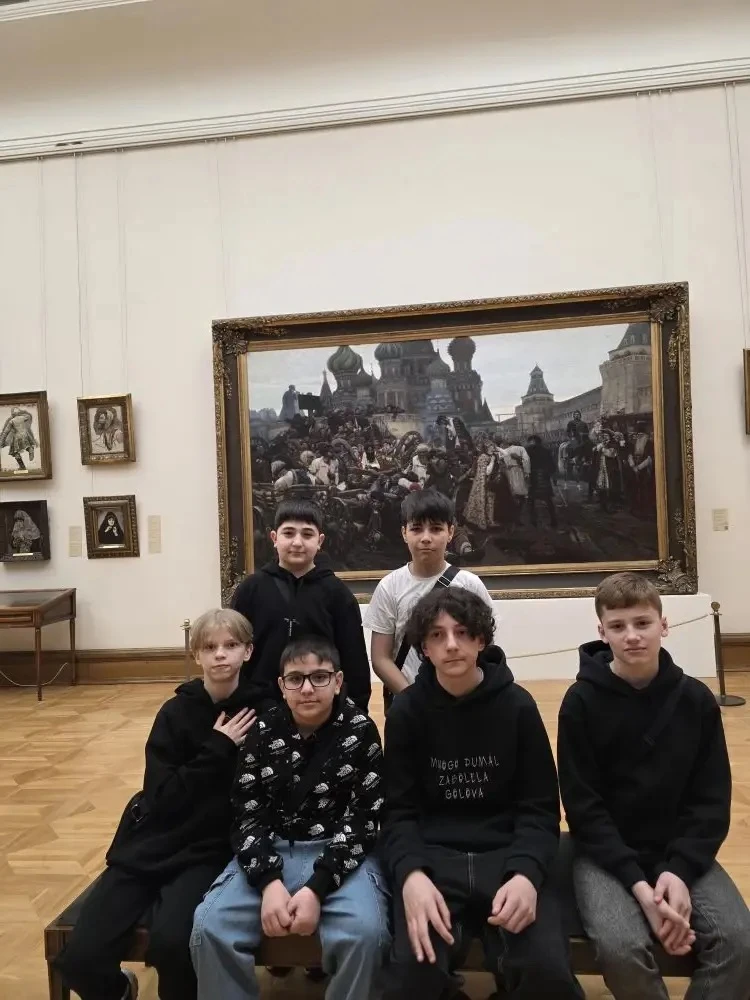 Путешествие в мир великого искусства 🎨   6 «Г» класса посетили Государственную Третьяковскую галерею