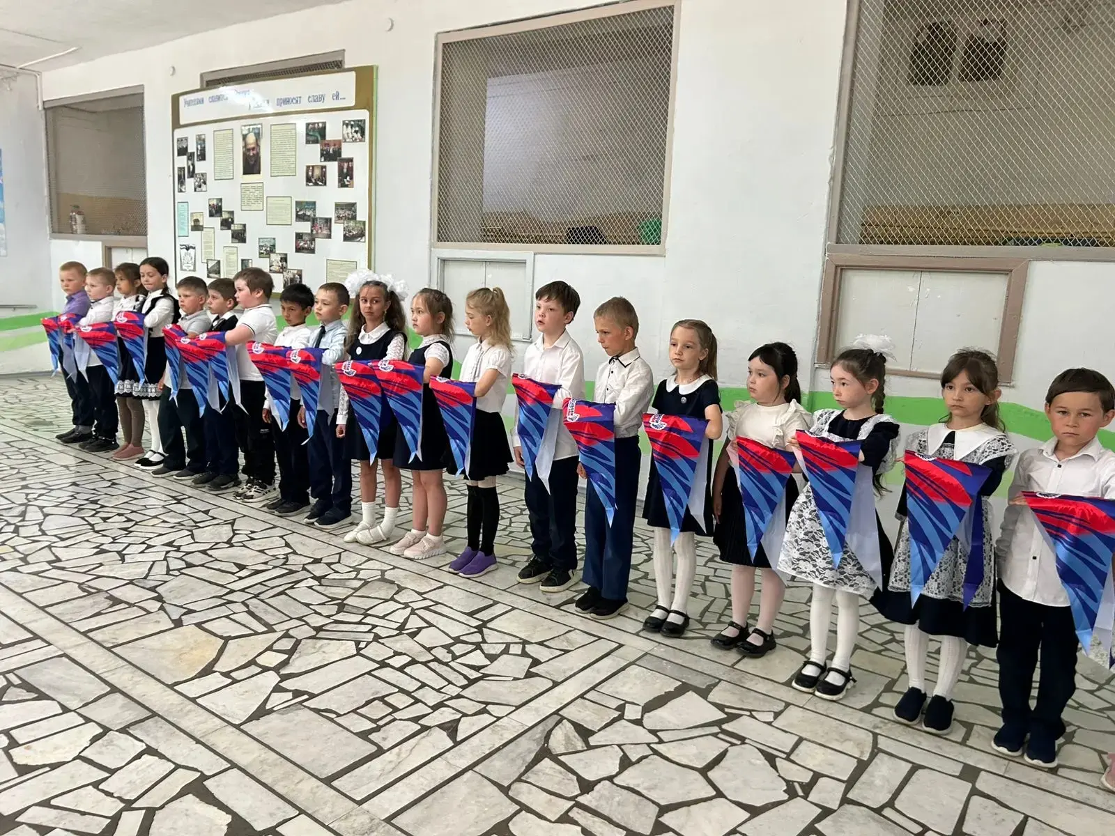✅Сегодня в нашей школе прошла торжественная церемония посвящения первоклассников в Орля...